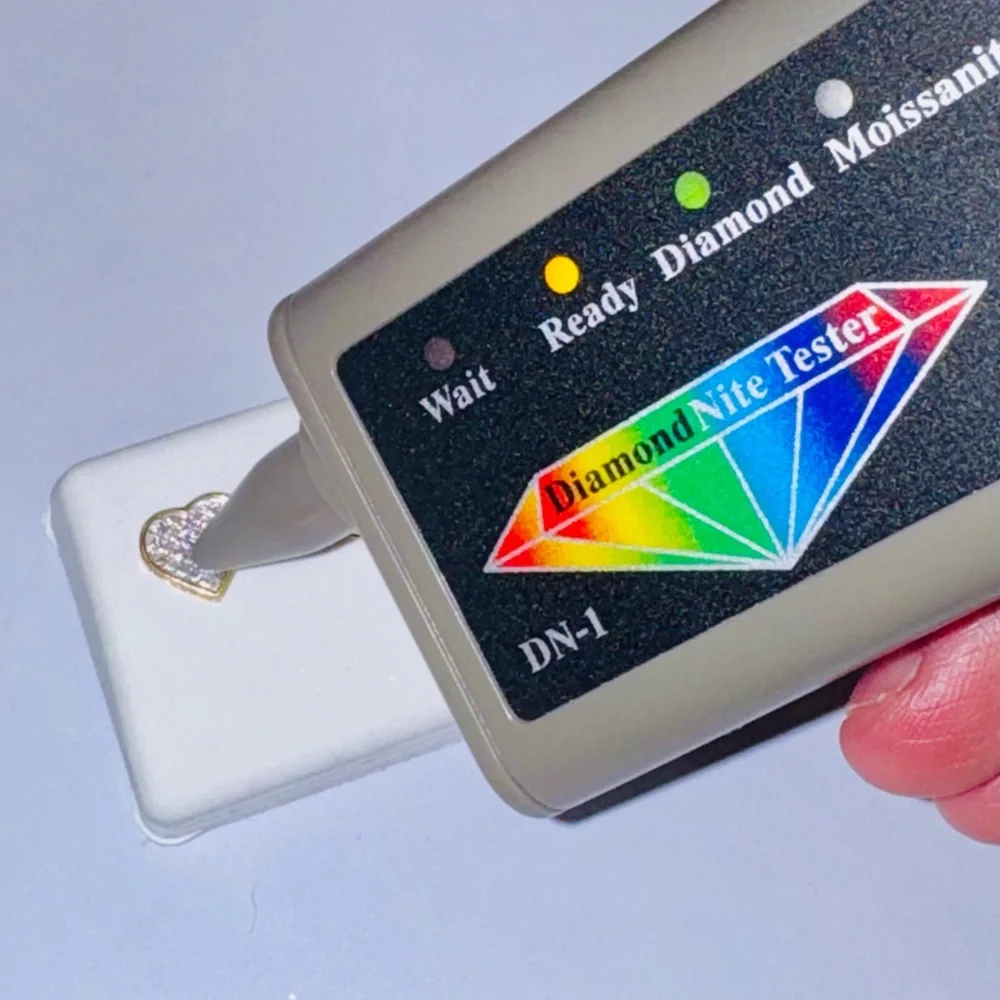 Real Diamond Heart Screw Back Earrings,  100% natural diamonds, Gift for Her WOW - Picture 2 of 6